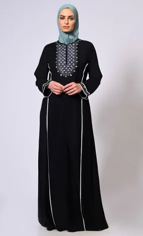 Feminine Flourish: Embroidered Front Zip Black Abaya with Front Pockets