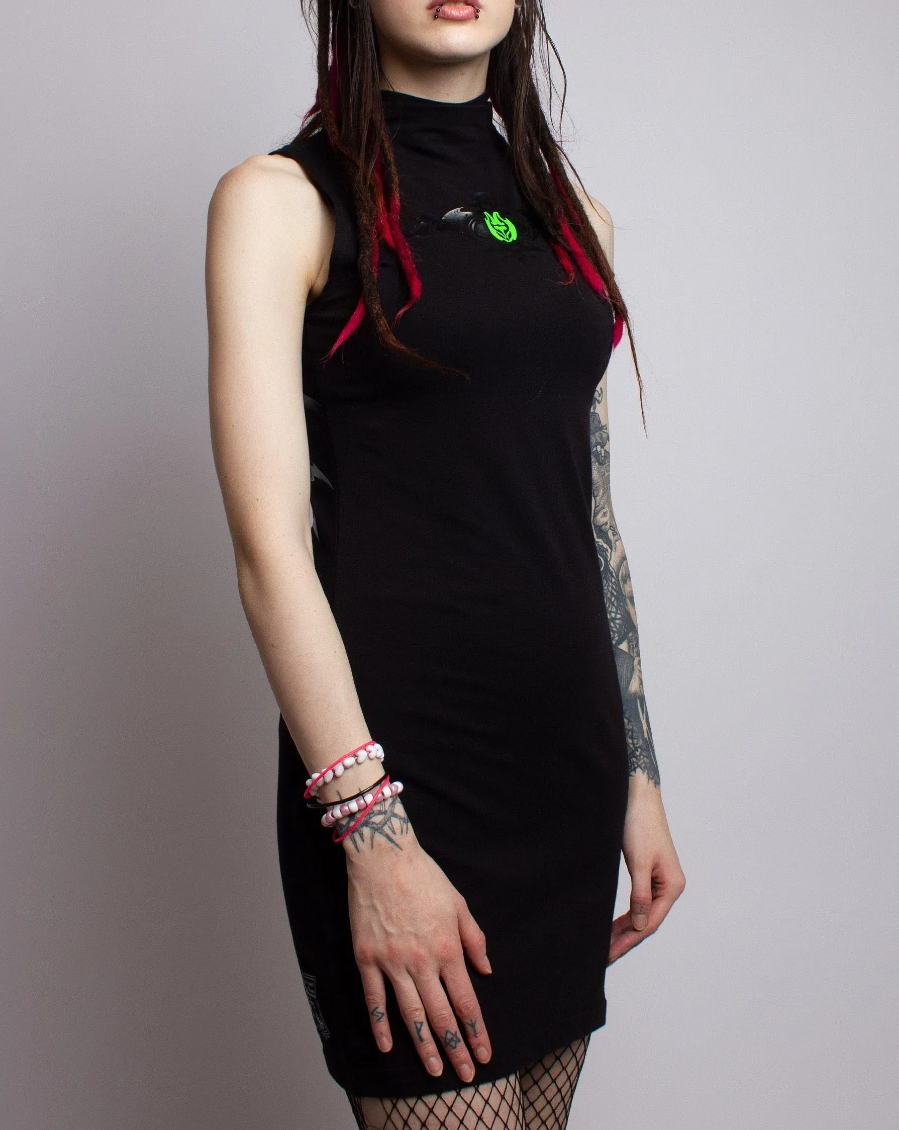 HI NECK DRESS GOTHIC EXO