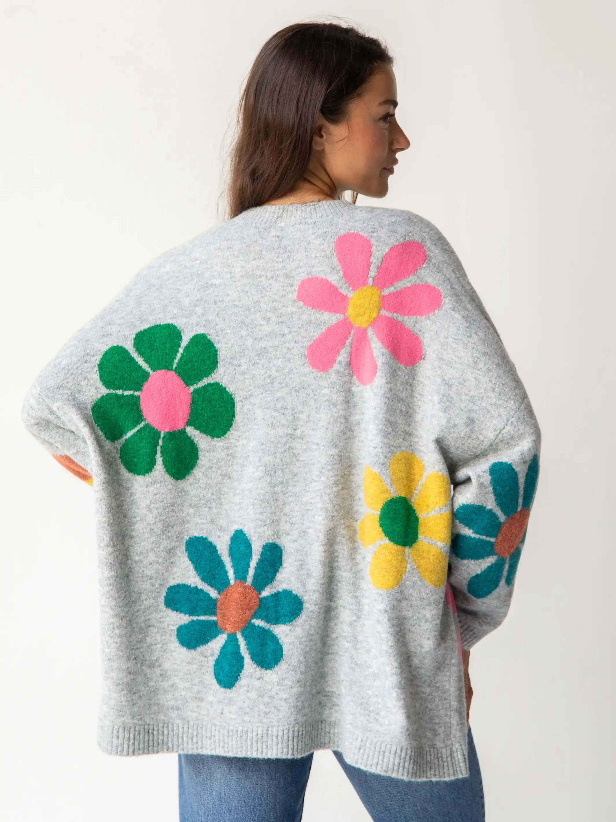 Lexie Intarsia Cardigan Sweater - Light Grey Daisy